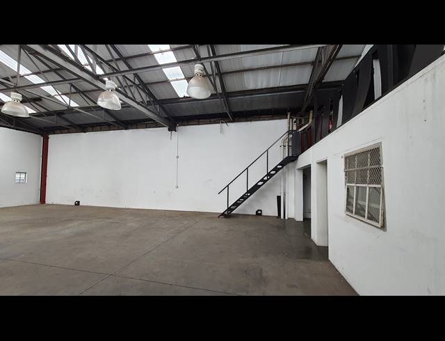 190M² WAREHOUSE TO LET IN SEBENZA